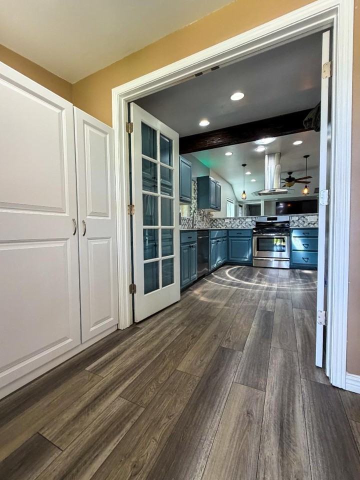625 S Lone Tree Rd - Photo 4 of 11