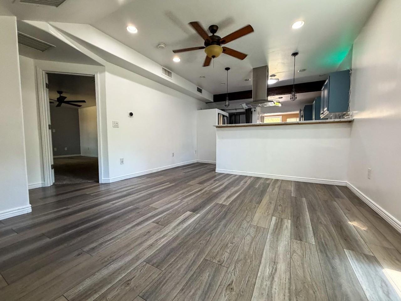 625 S Lone Tree Rd - Photo 7 of 11