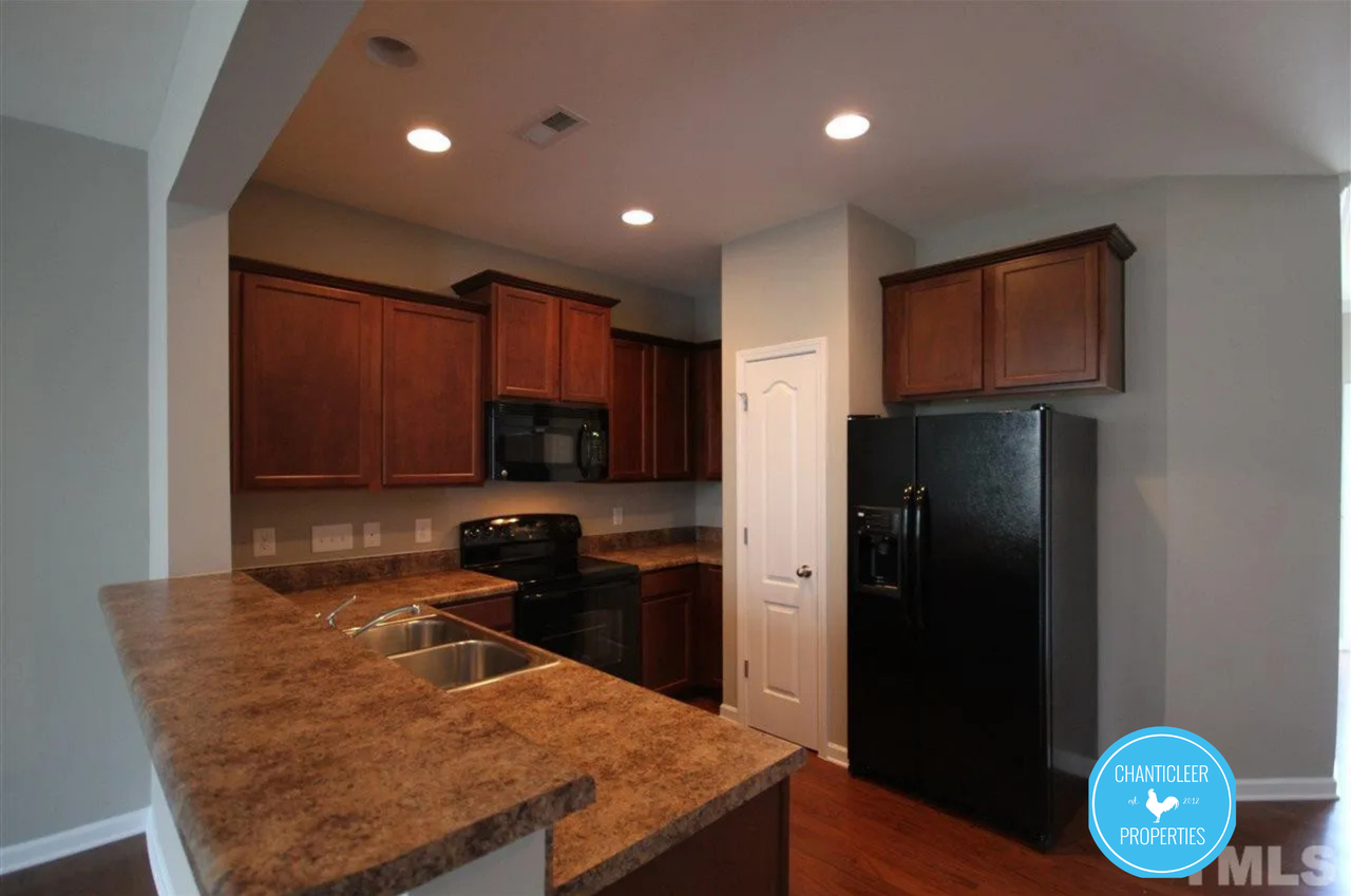 2219 Sunny Cove Dr #1 - Photo 5 of 18