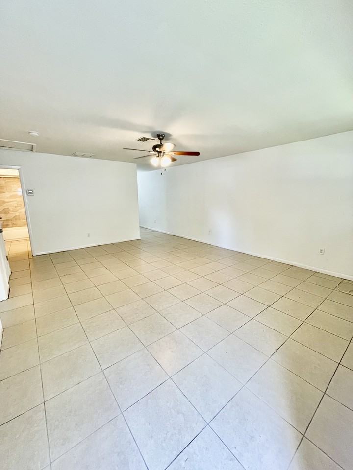 580 Thomas Ave #580 - Photo 2 of 15
