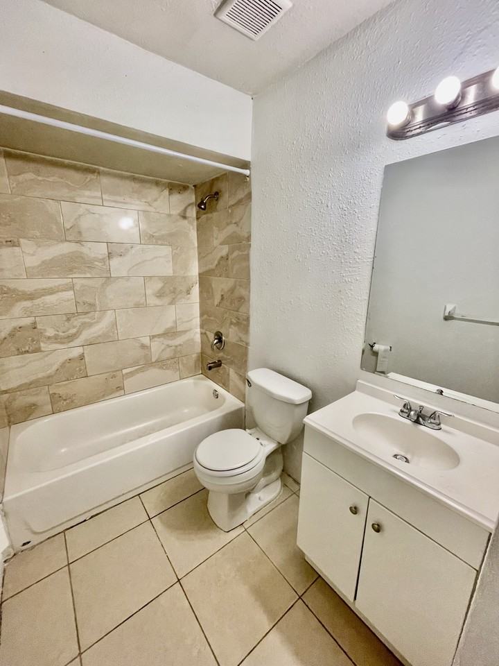 580 Thomas Ave #580 - Photo 6 of 15