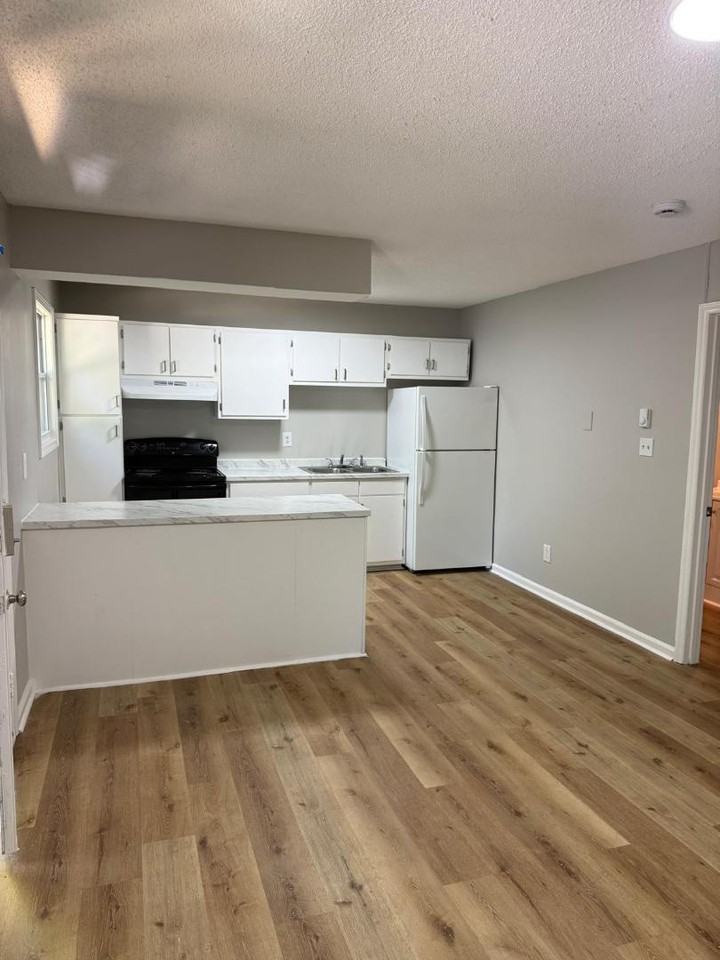 2403 Markwood Ln - Photo 3 of 4
