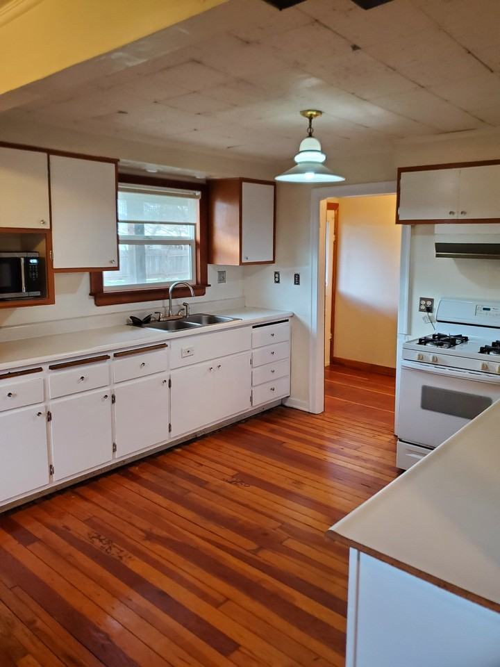 205 E 31st Ave #205 - Photo 5 of 9