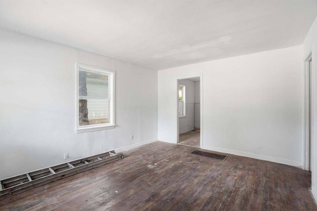 7827 Rugby Ave #1 - Photo 3 of 28
