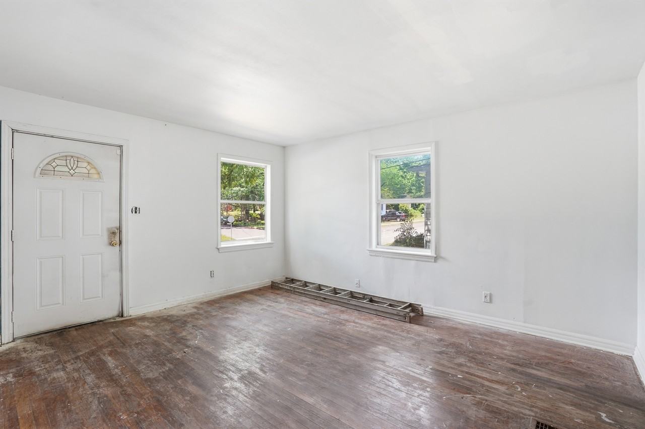 7827 Rugby Ave #1 - Photo 6 of 28