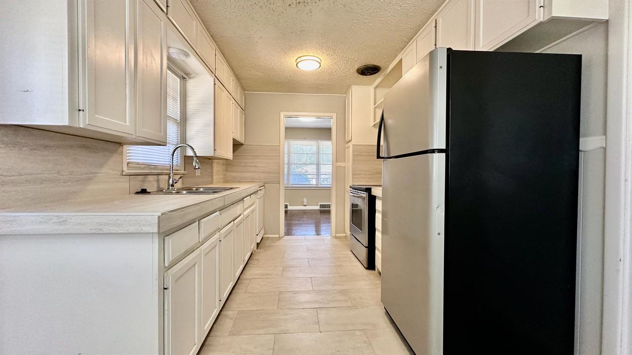 3411 39th St #1 - Photo 7 of 20