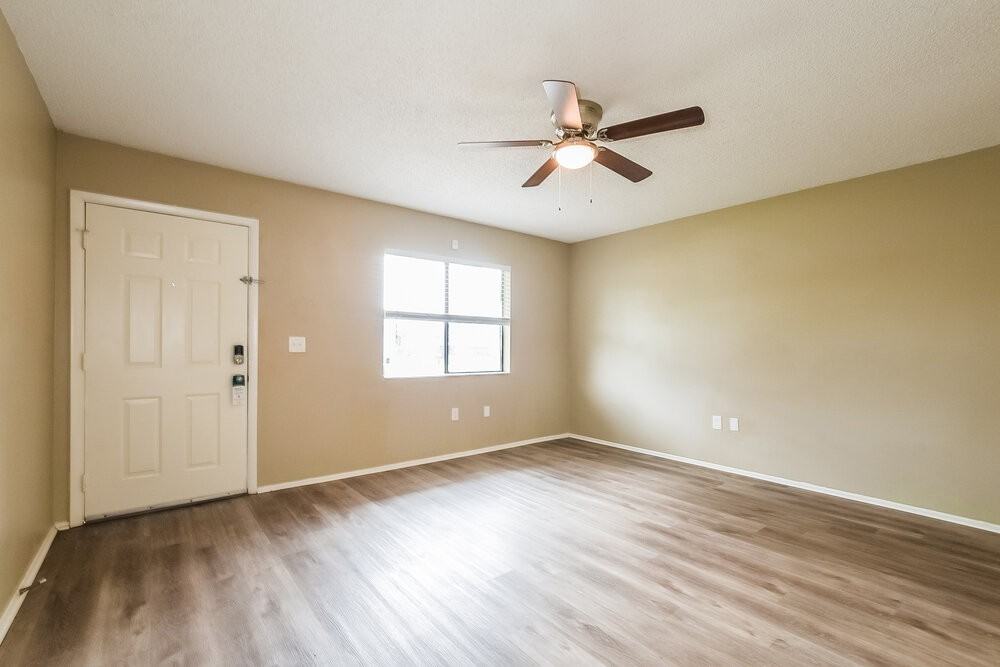1719 Orange View Way - Photo 3 of 16