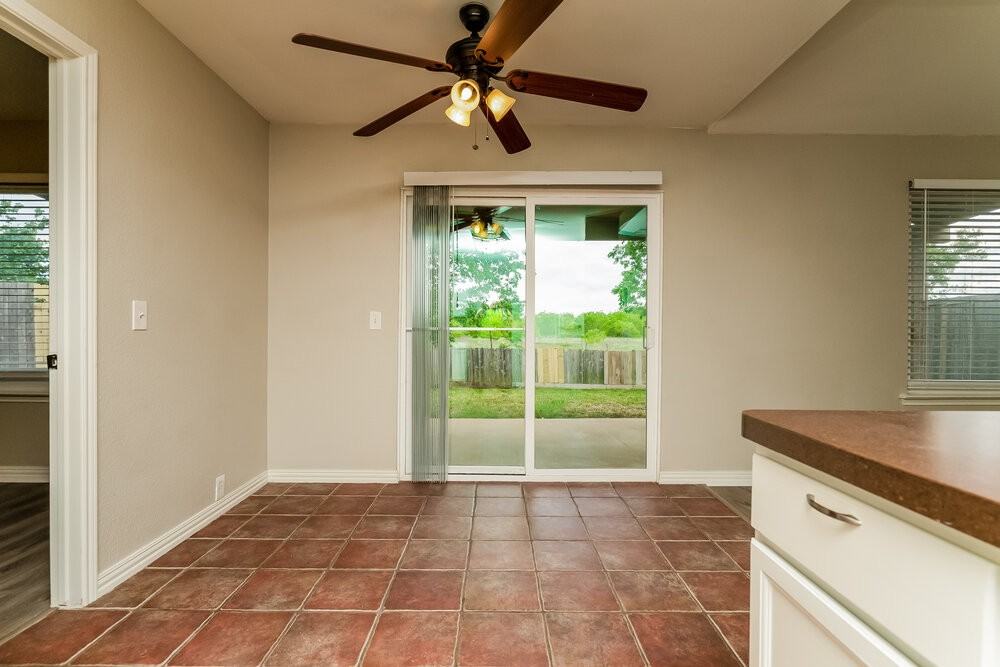 1001 Springcreek Dr - Photo 5 of 16