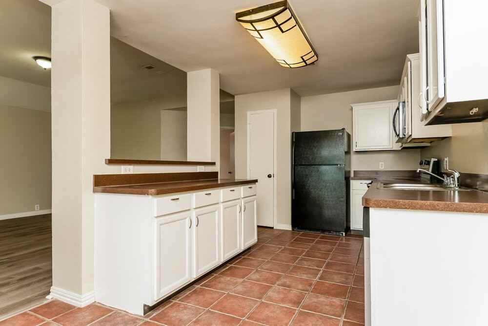 1001 Springcreek Dr - Photo 6 of 16