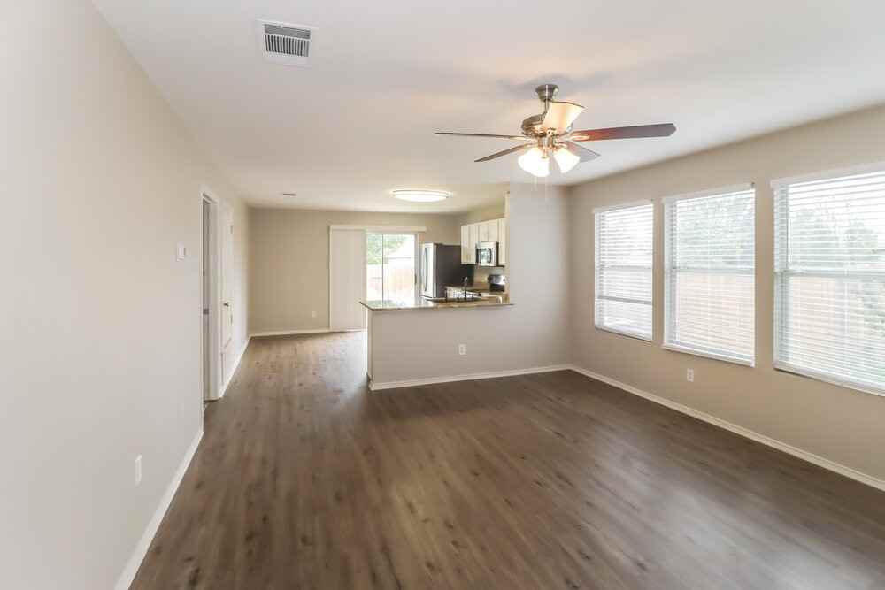 510 Riverway Ln - Photo 3 of 16