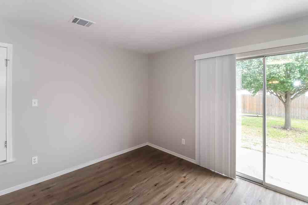 510 Riverway Ln - Photo 6 of 16