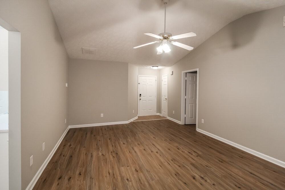 4302 Marci St - Photo 4 of 16
