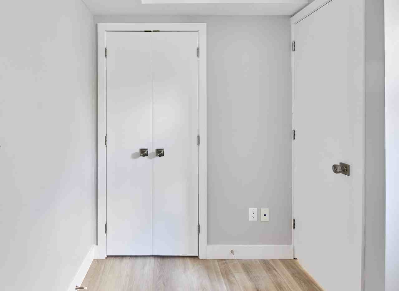 121 Hopewell Ave - Photo 7 of 44