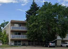 Large 3 Bedroom Unit in the Pines! - Photo 1 of 1