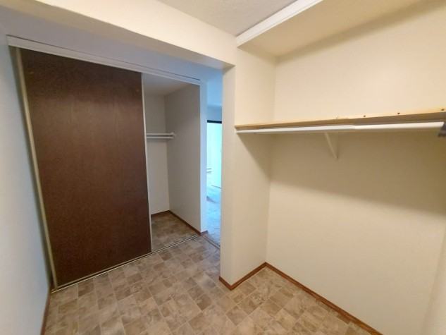7148 Parke Ave - Photo 3 of 16