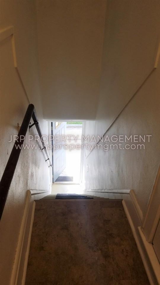 412 N West Ave #2 - Photo 4 of 18