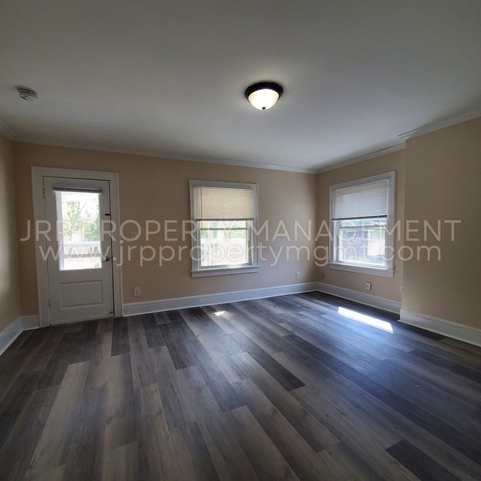 412 N West Ave #2 - Photo 5 of 18