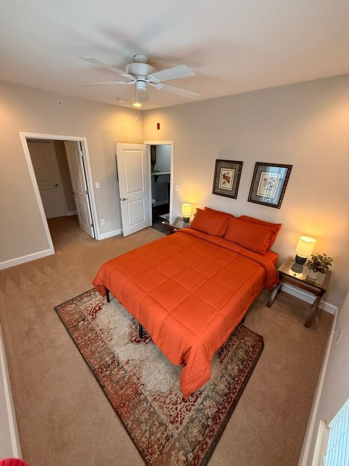 609 S Henderson - Photo 6 of 24