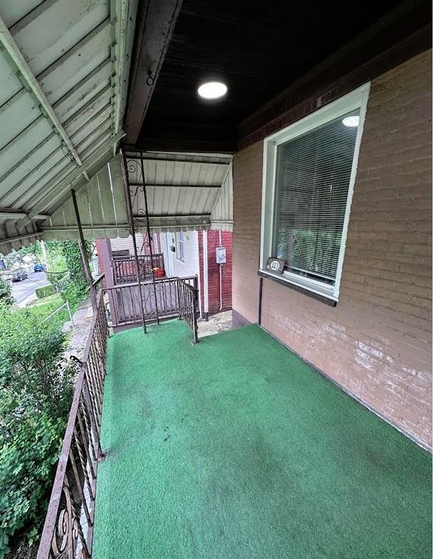 113 Redlyn St #1 - Photo 3 of 20