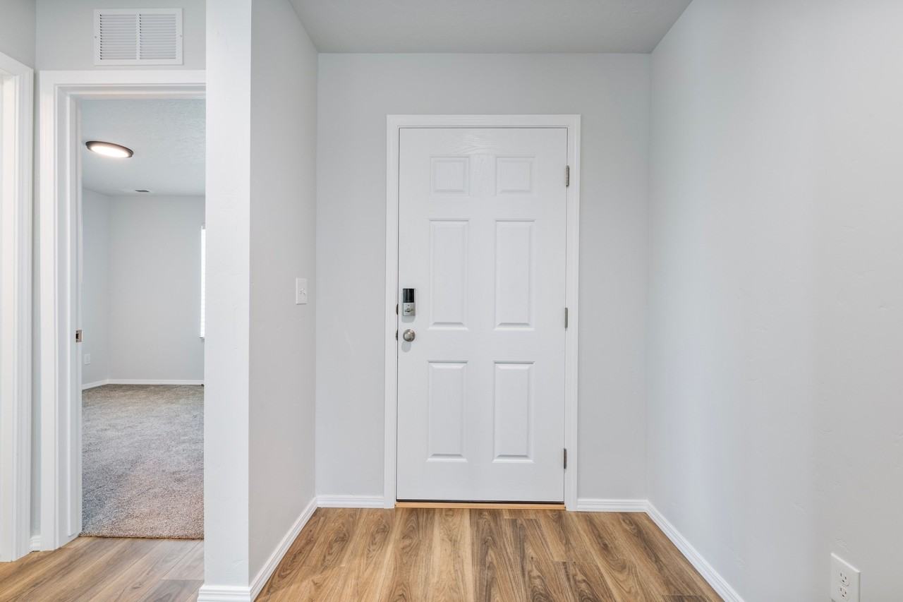 823 East 19th North Street #1 - Photo 4 of 24