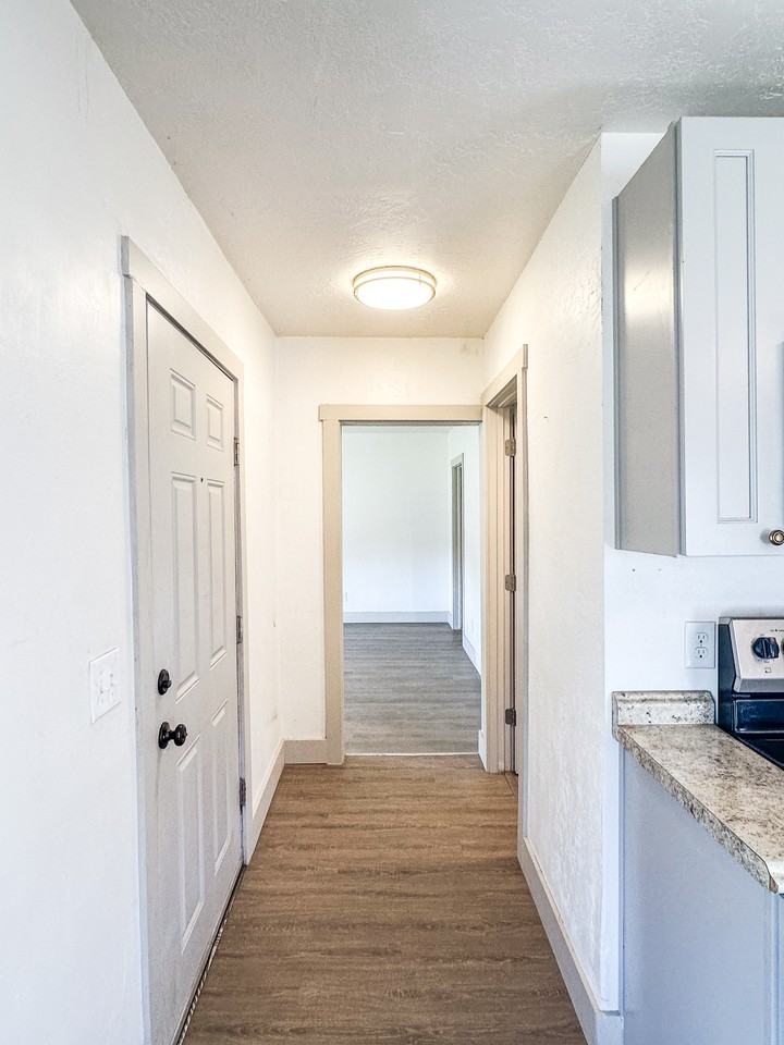 348 8th St #1 - Photo 6 of 50