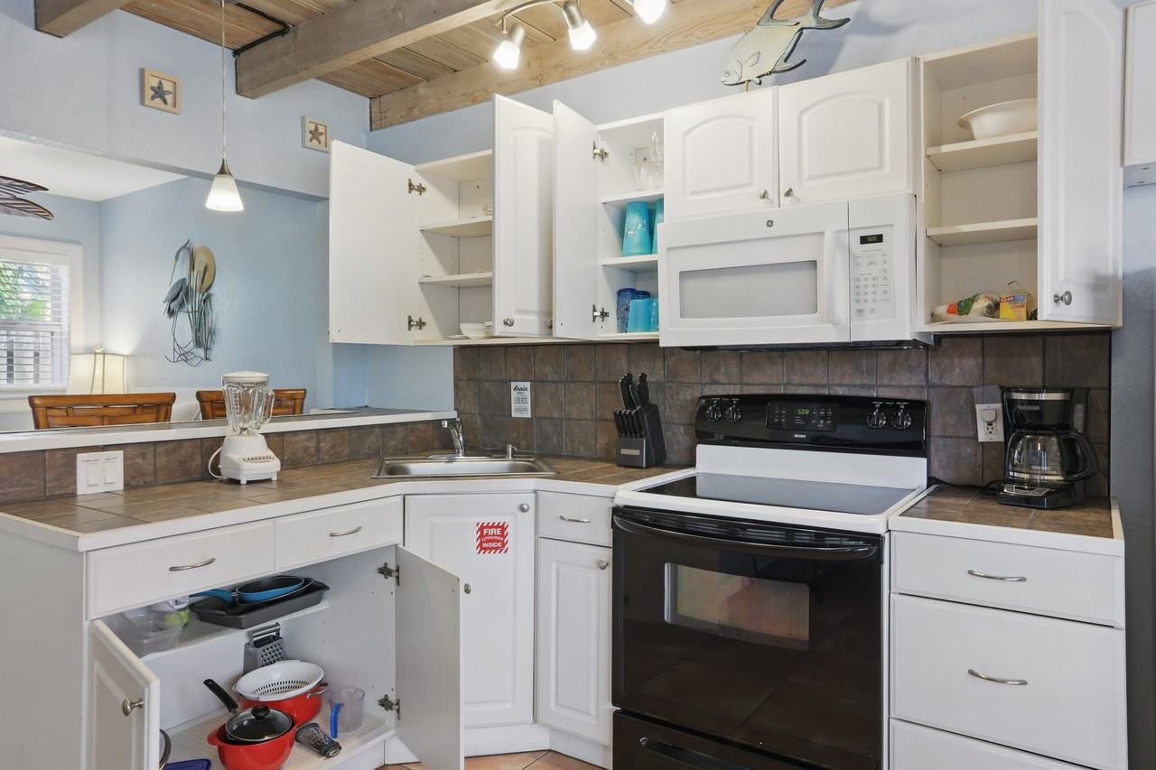 1381 S Orlando Ave #4 - Photo 6 of 19
