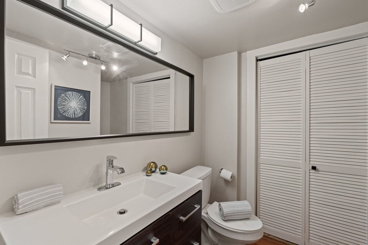 1227 Carrollsburg Pl Sw #1 - Photo 7 of 26