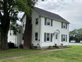 featured image of 218 Niles Cortland Rd Se #1