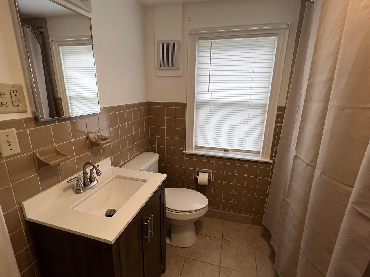 218 Niles Cortland Rd Se #1 - Photo 3 of 15