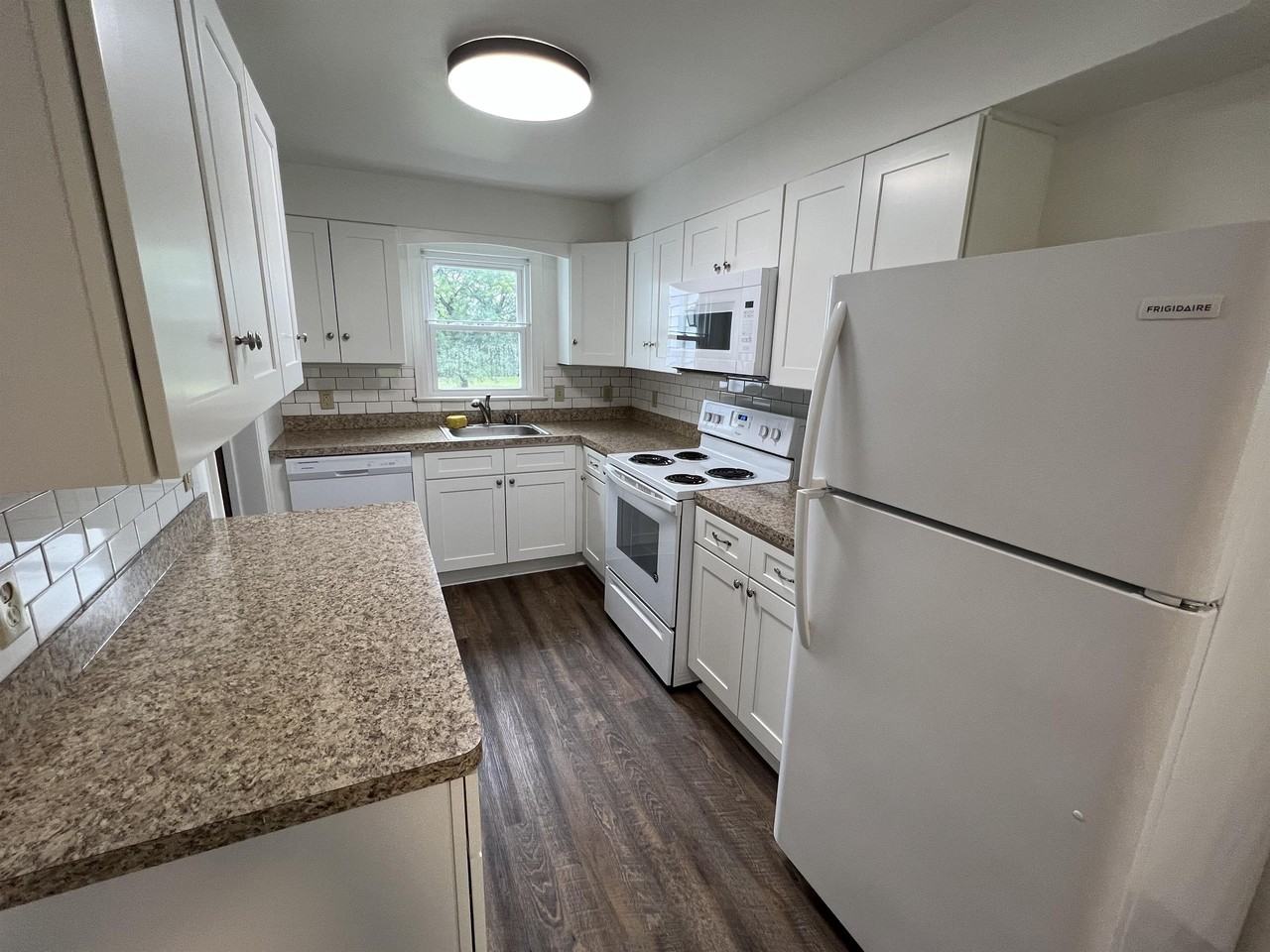 218 Niles Cortland Rd Se #1 - Photo 4 of 15