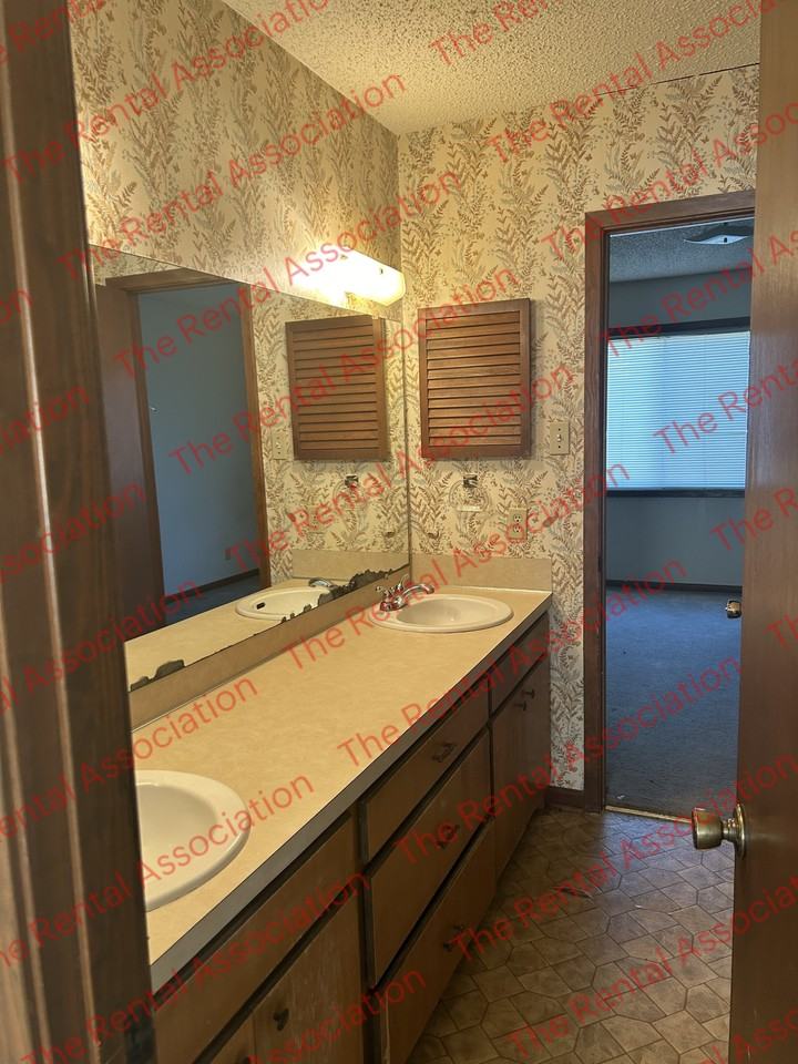 137 Jennifer Ln #1 - Photo 6 of 8