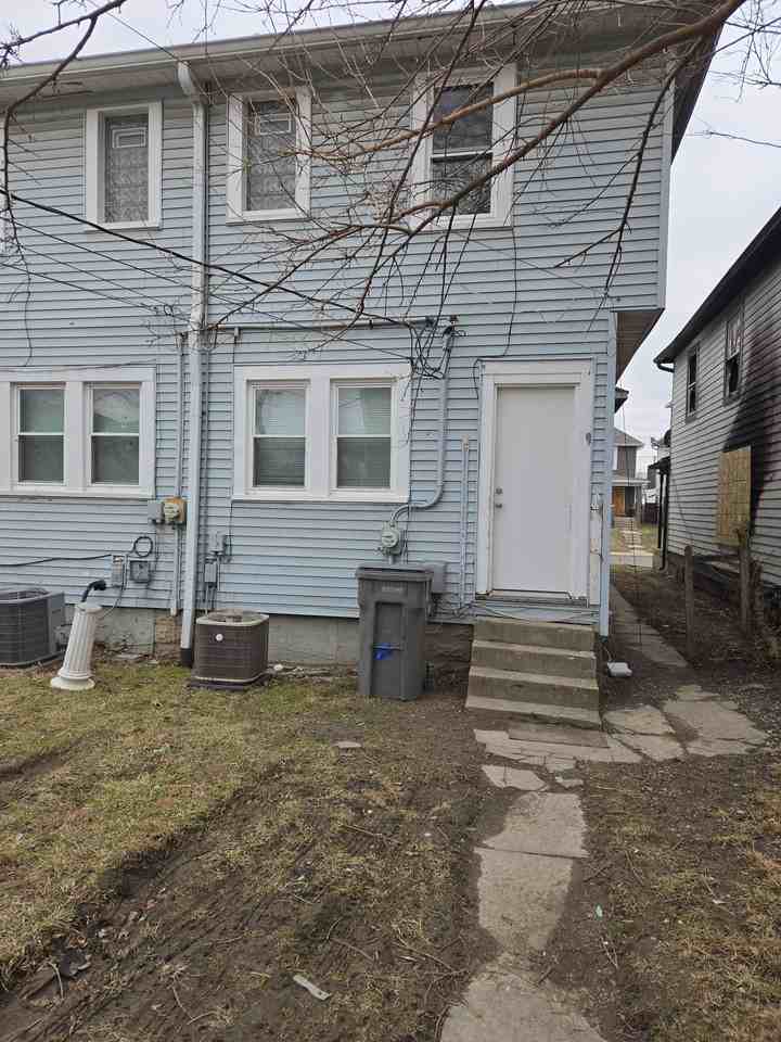 303 N State Ave #1 - Photo 3 of 16
