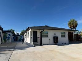 featured image of 321 14th Ave S #4