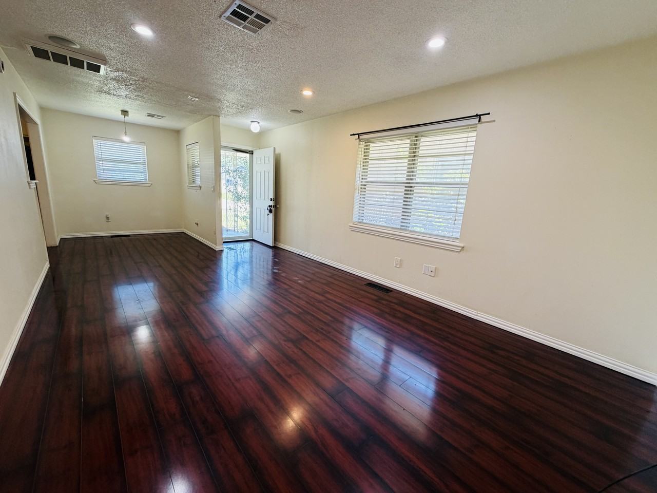 120 Elwood Dr #1 - Photo 2 of 9