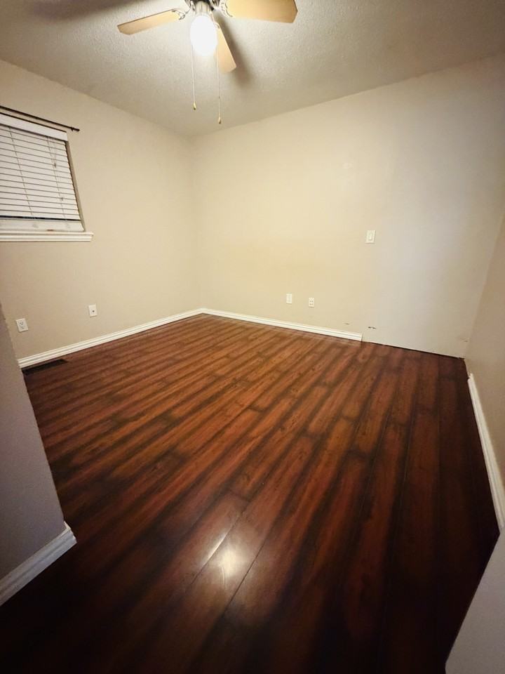 120 Elwood Dr #1 - Photo 4 of 9