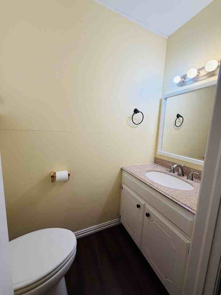 120 Elwood Dr #1 - Photo 5 of 9
