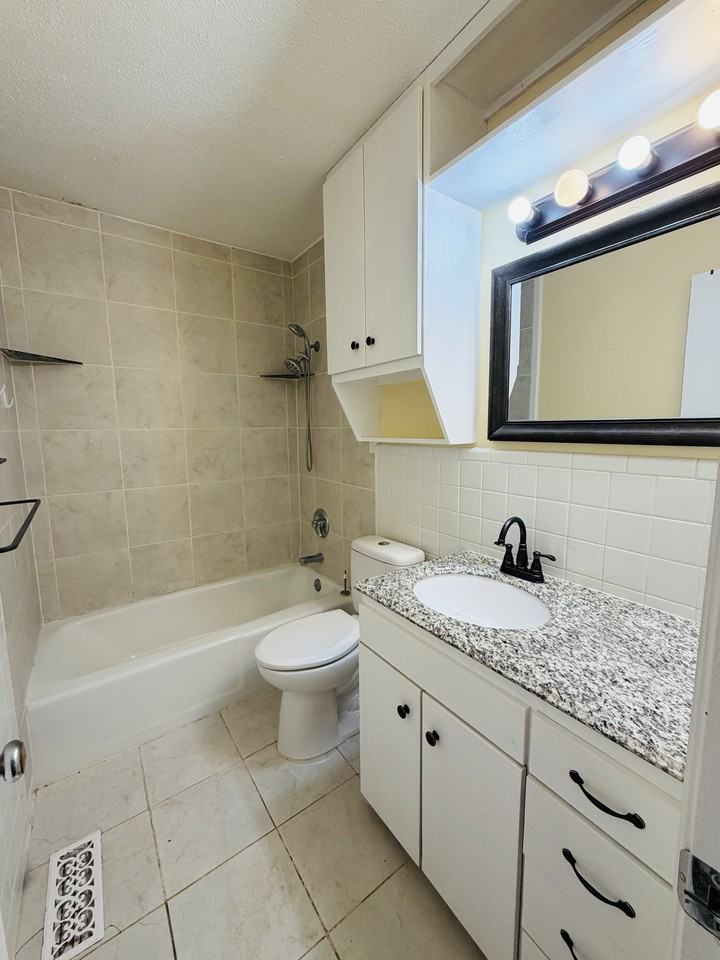 120 Elwood Dr #1 - Photo 7 of 9