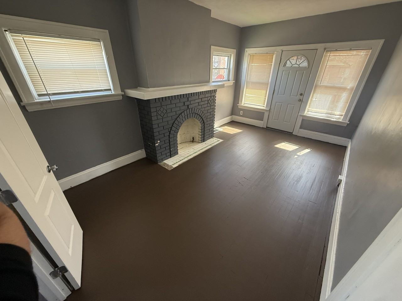 3412 E 147th St #1 - Photo 3 of 20