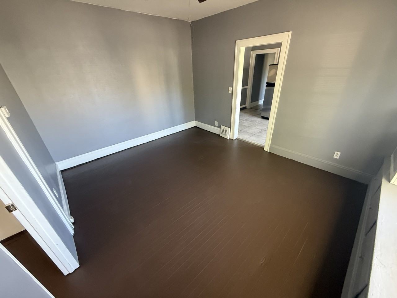 3412 E 147th St #1 - Photo 4 of 20