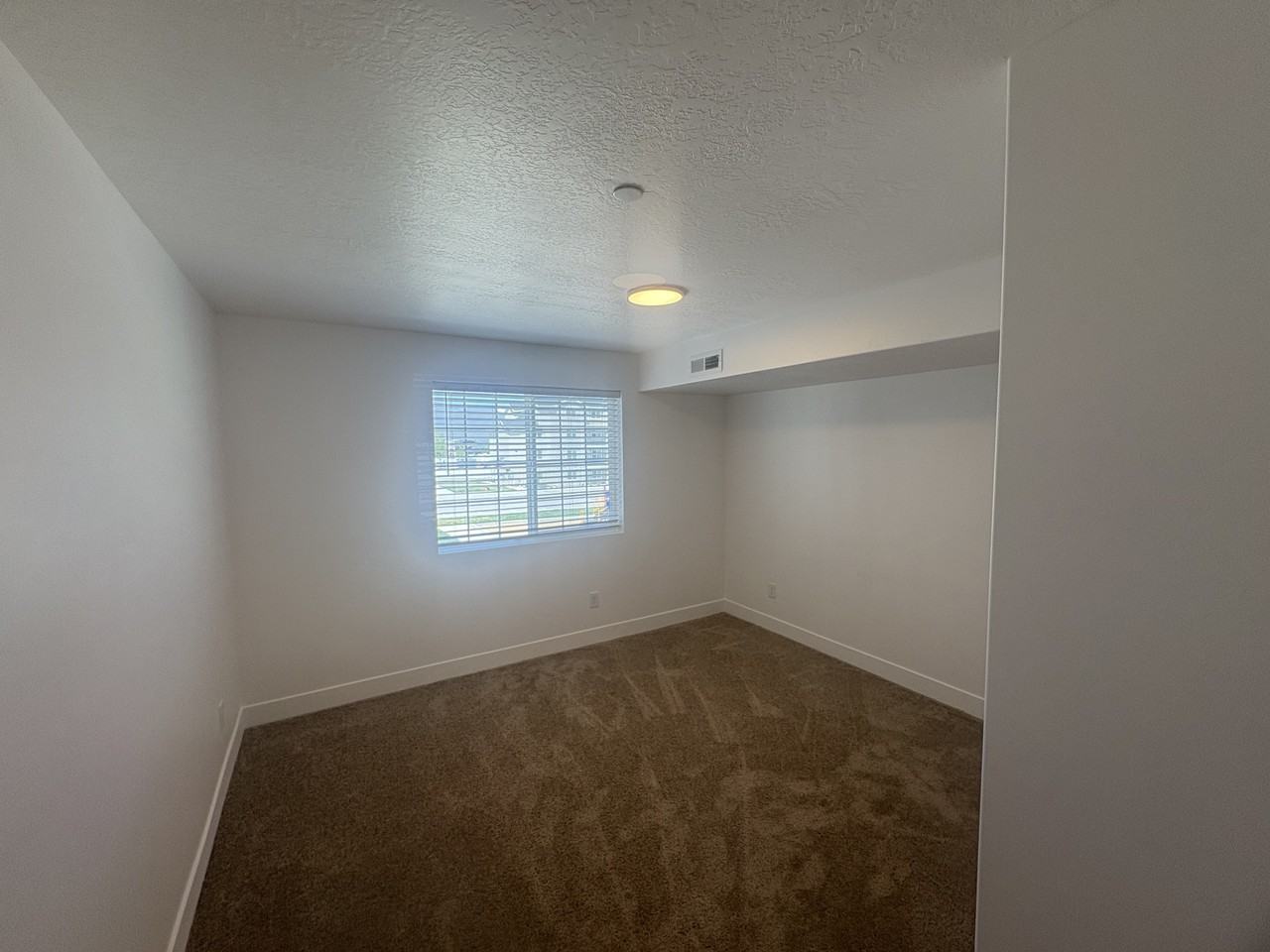 2028 S Sawmill Blvd #1 - Photo 3 of 17