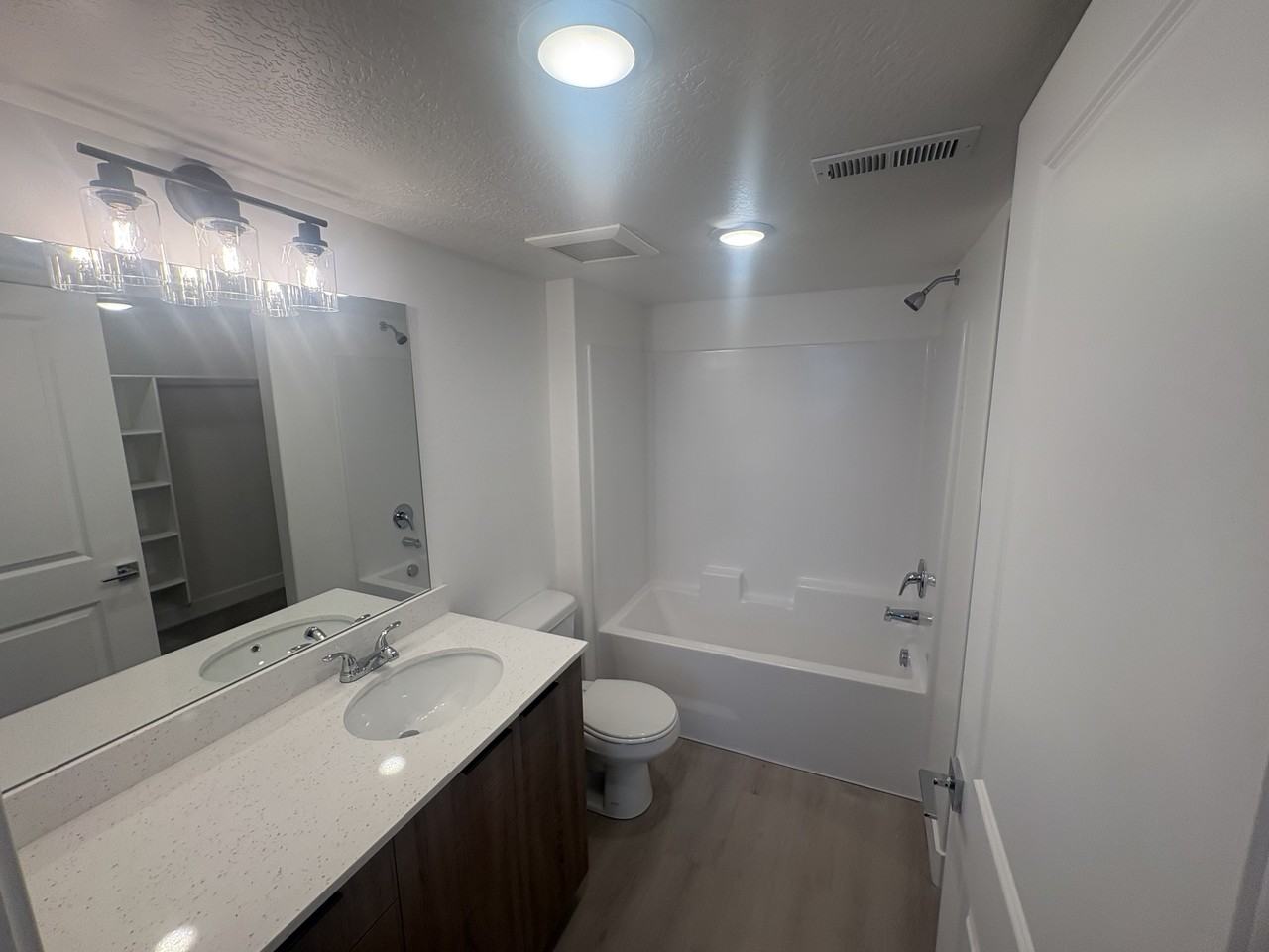 2028 S Sawmill Blvd #1 - Photo 7 of 17