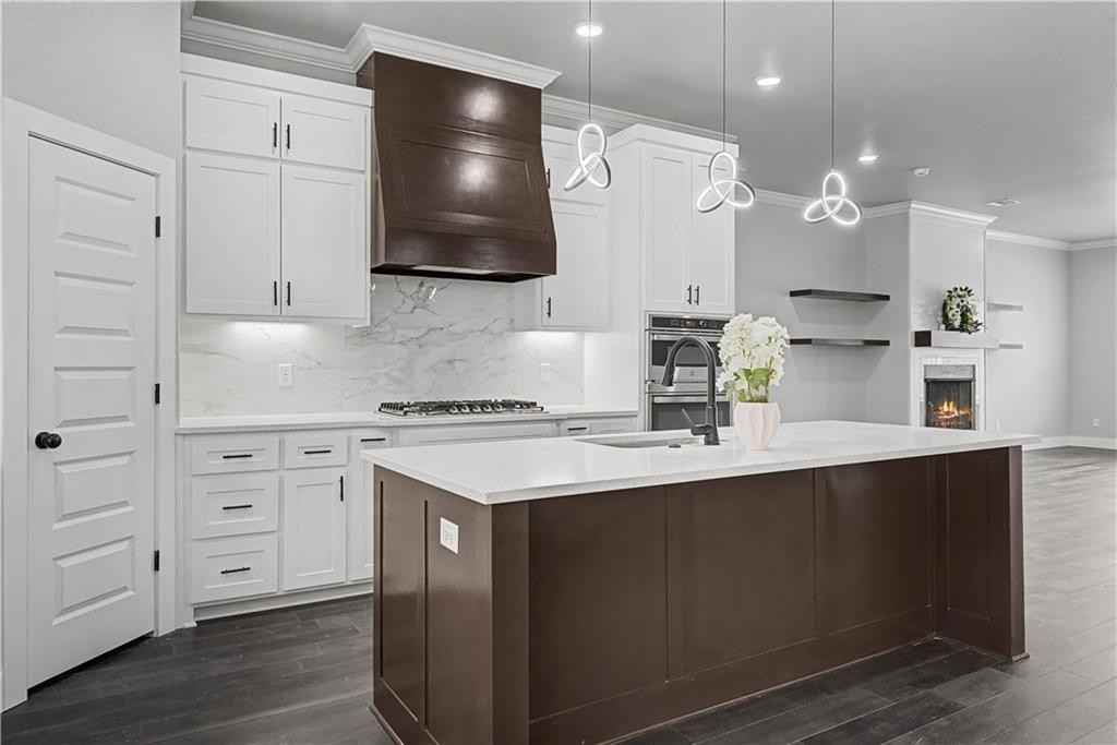 9 Selkirk Dr #1 - Photo 4 of 23