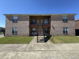 featured image of 1606 Dugger Cir #C