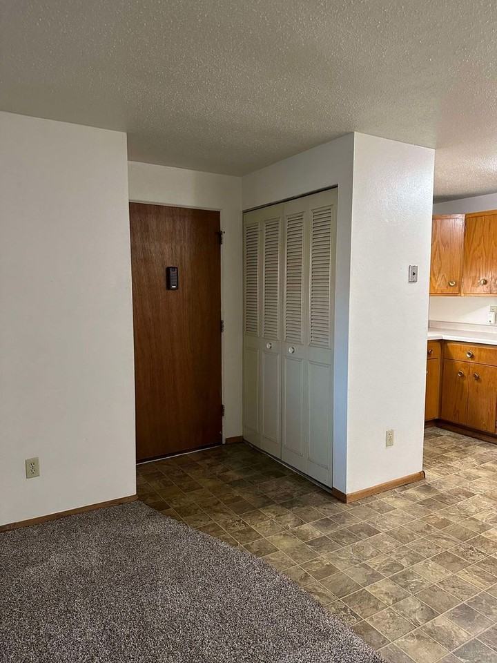 Briarwood Apartments - Photo 4 of 9