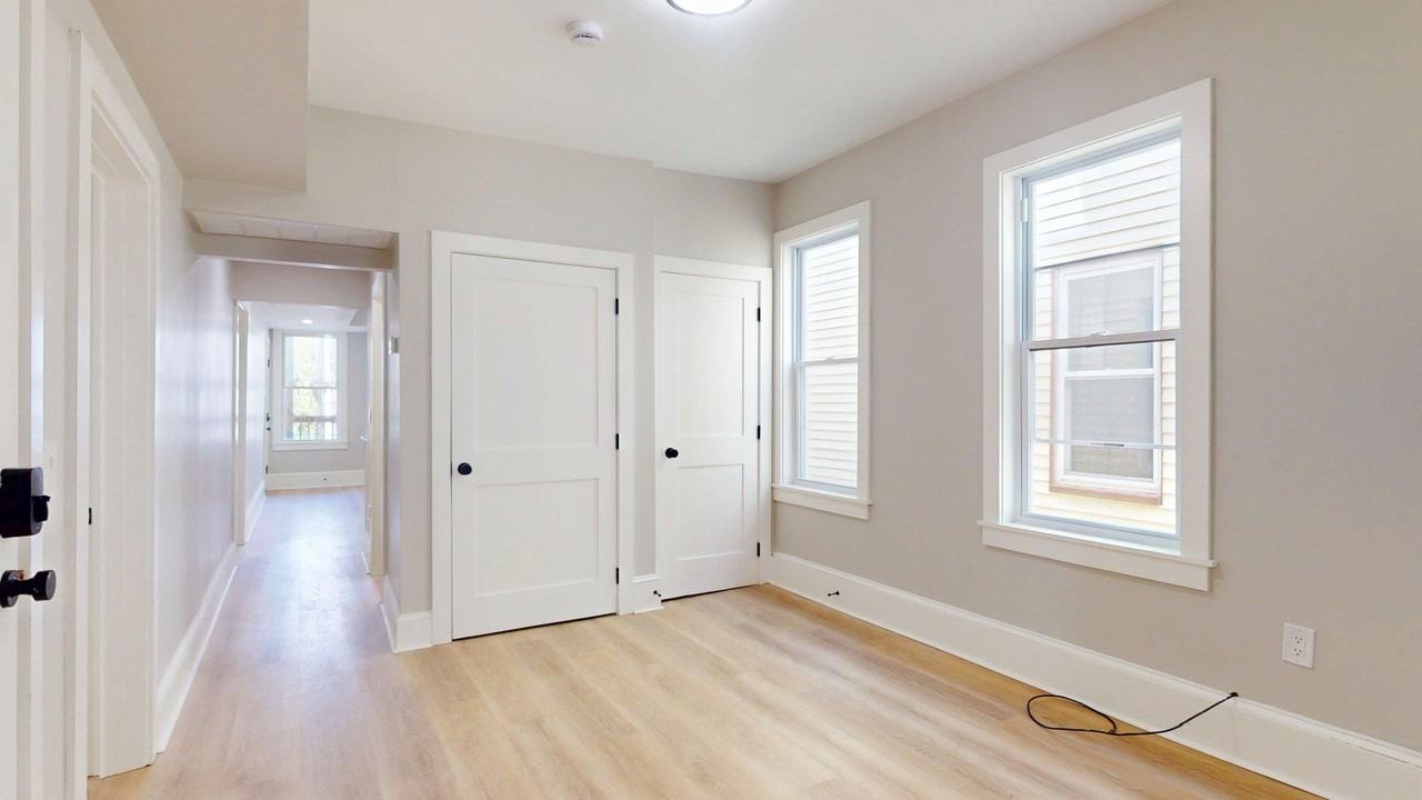 205 Chelsea Street205 Chelsea Street - 2 #2 - Photo 2 of 37