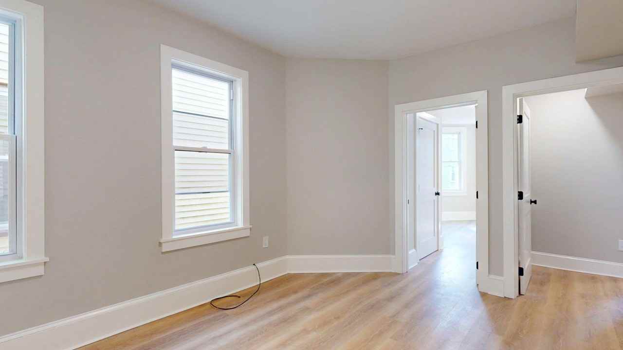 205 Chelsea Street205 Chelsea Street - 2 #2 - Photo 3 of 37