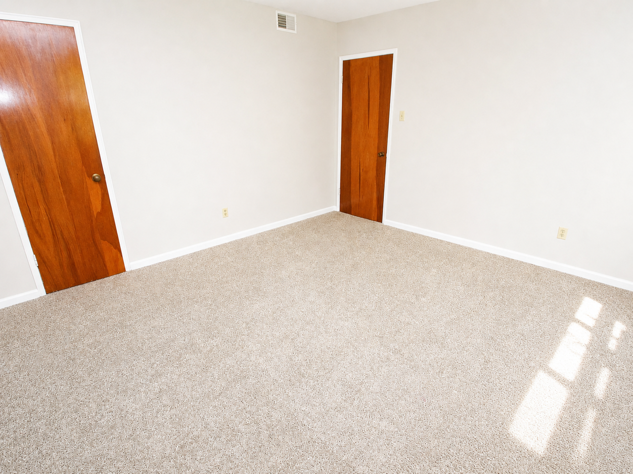 5559 BARTLETT STREETAPT B3 #B3 - Photo 6 of 11