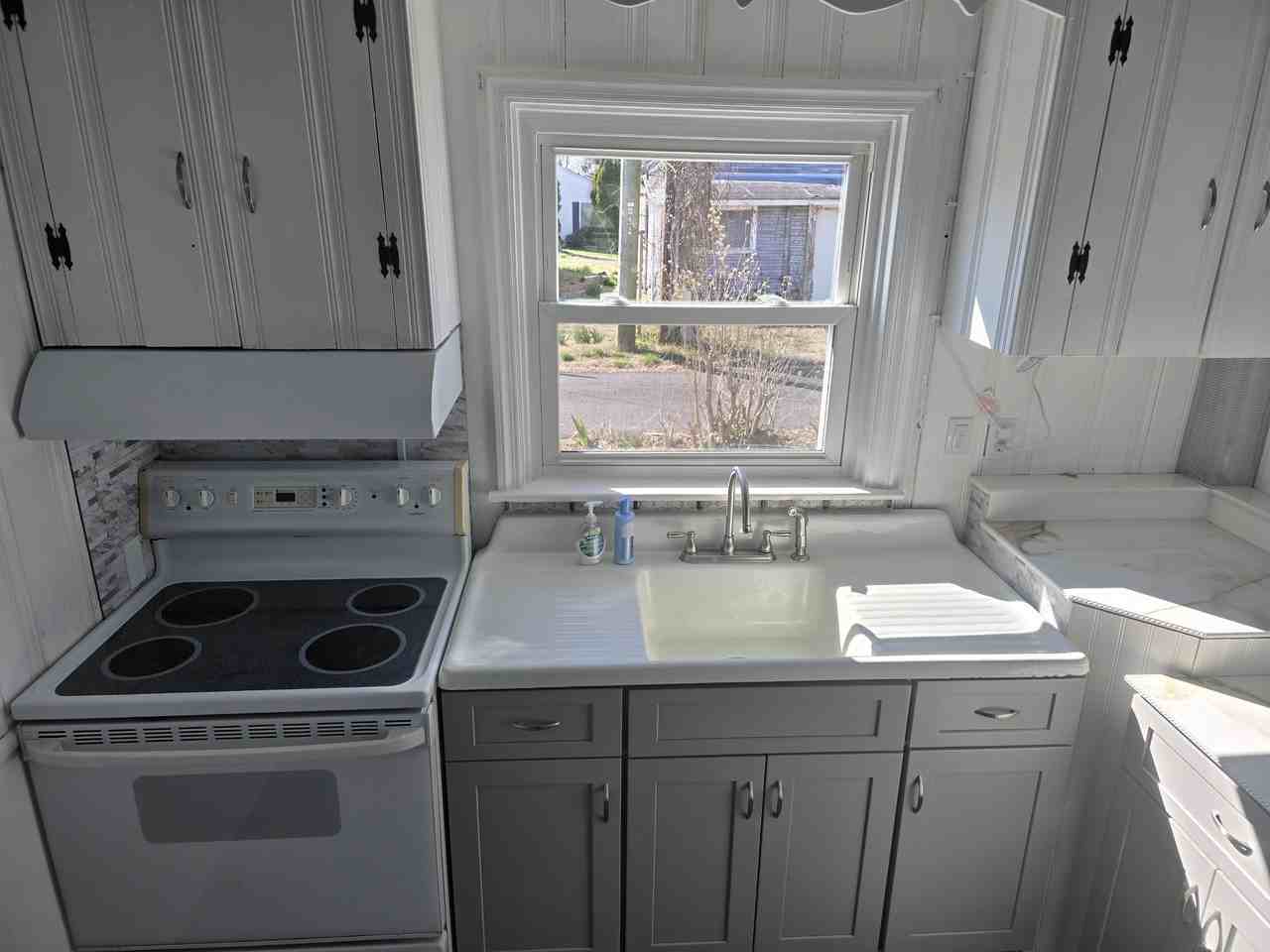 9 Holly St - Photo 4 of 10