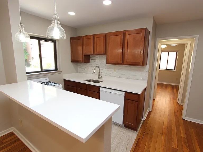 590 SOUTH NEGLEY AVENUEAPT N-23 #N23 - Photo 3 of 10