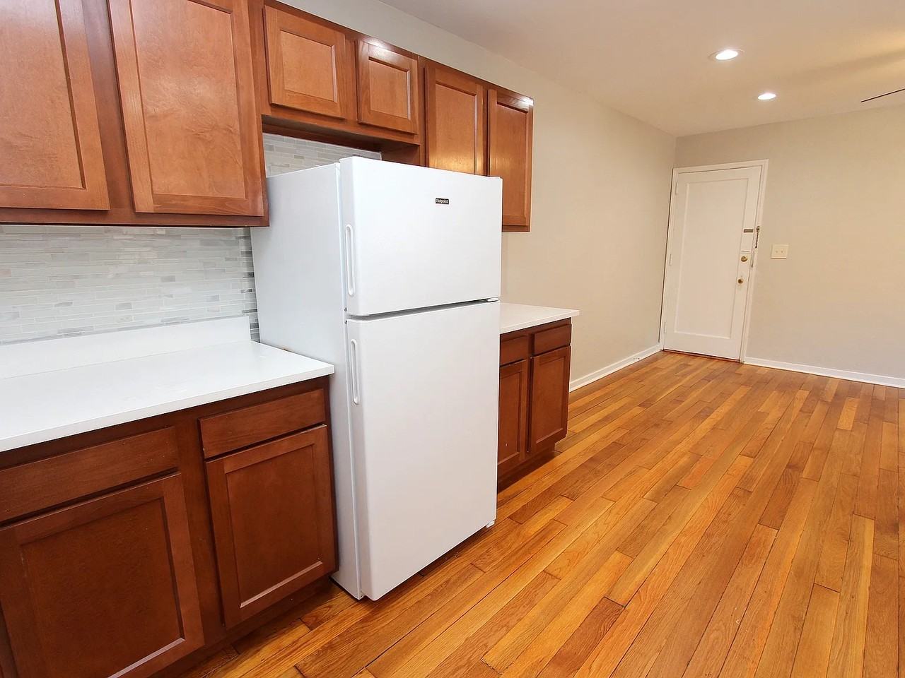 590 SOUTH NEGLEY AVENUEAPT N-23 #N23 - Photo 5 of 10